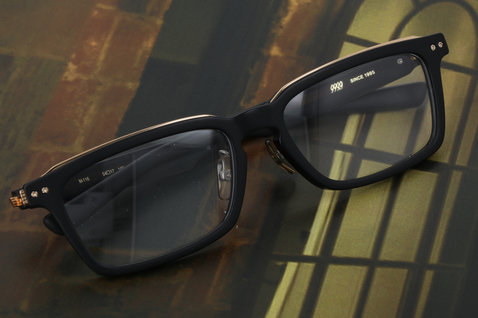 999.9“大人の遊び心”が光る、マットブラック × ゴールドの1本。M-116入荷しました。