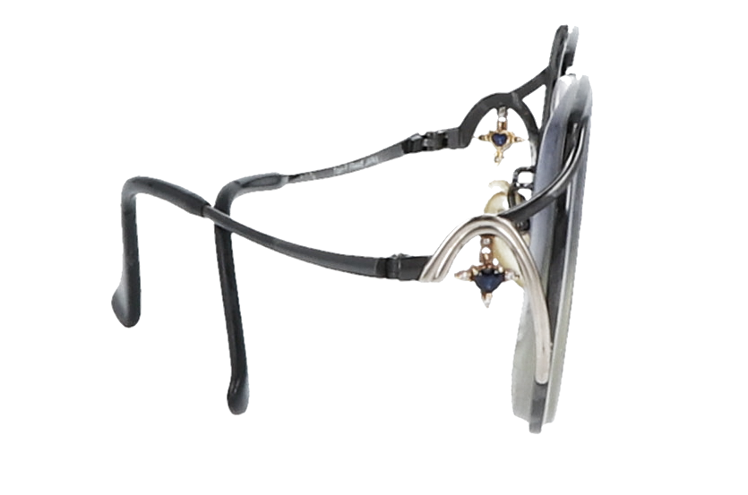 めがねに付いていた飾りをペンダントにジュエリーリフォーム