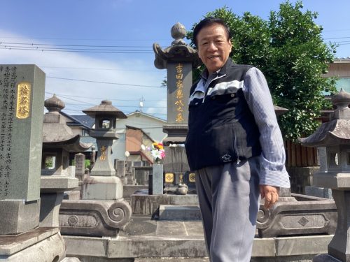 お墓参りとサッカー