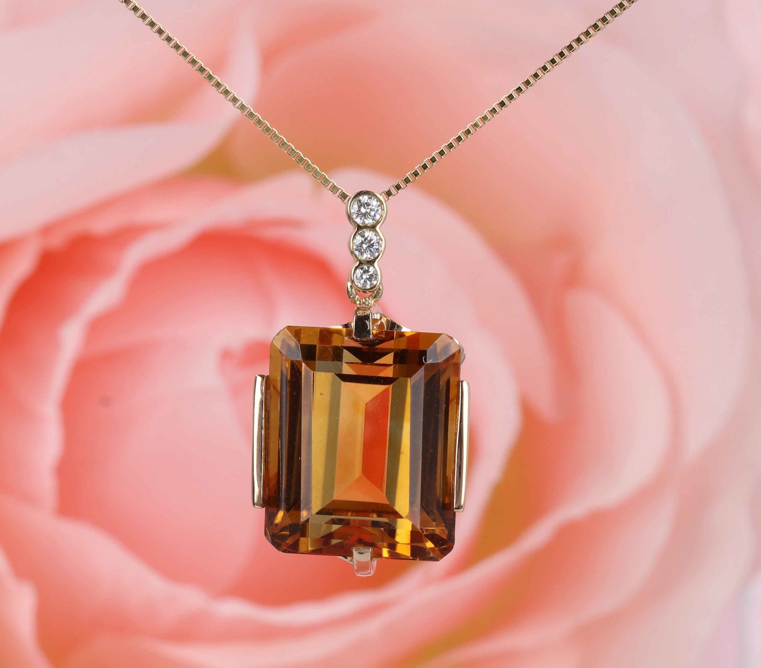 高さのある指輪をペンダントにジュエリーリフォーム