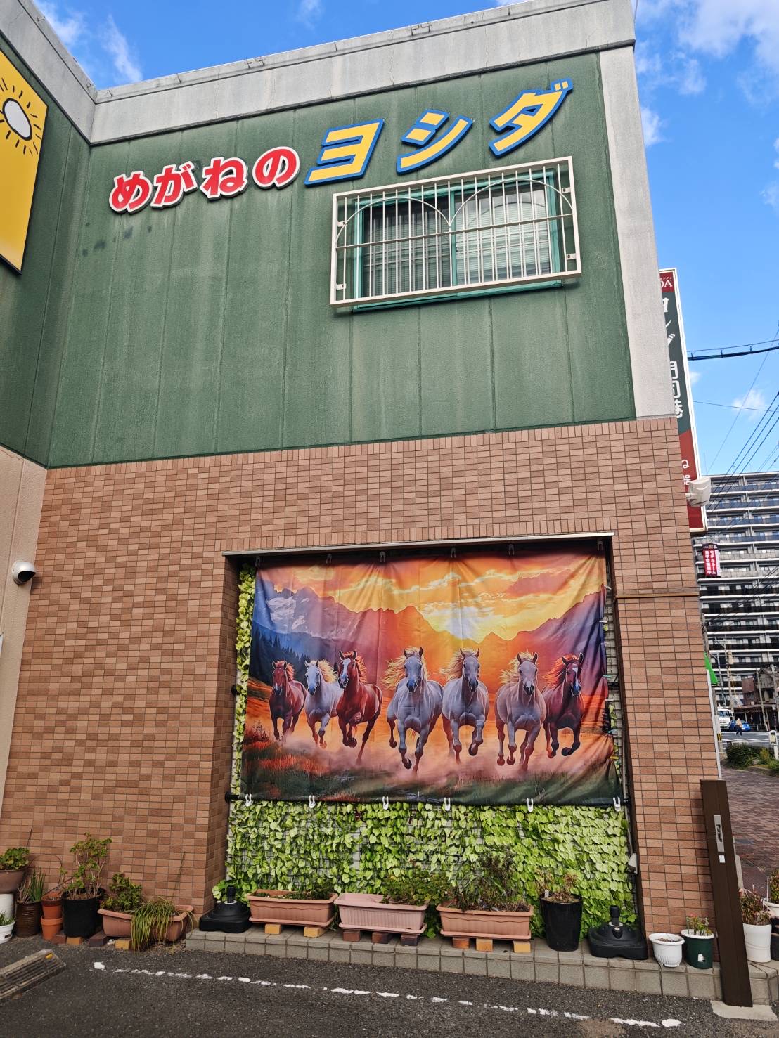 外壁ディスプレイ