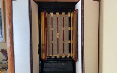 仏壇のメンテナンス。